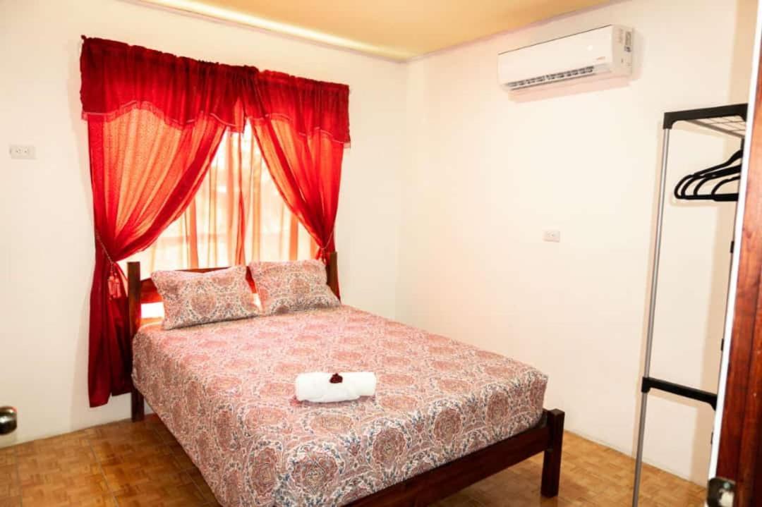 Residencia Las Brisas Griegas Quepos Exterior photo