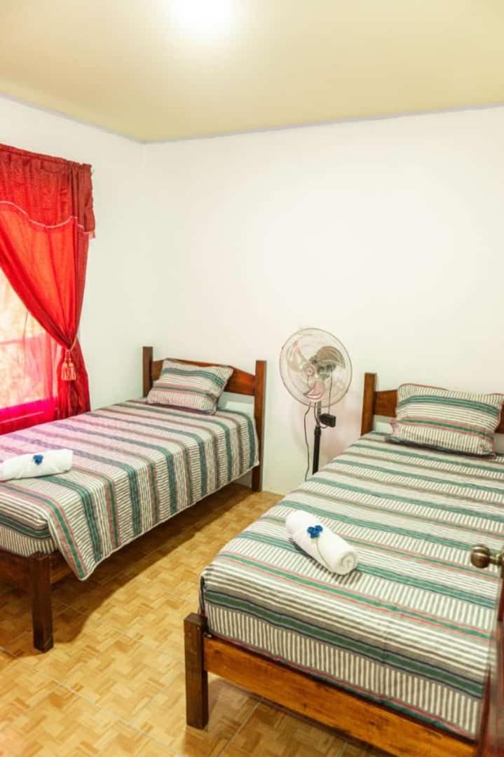 Residencia Las Brisas Griegas Quepos Exterior photo
