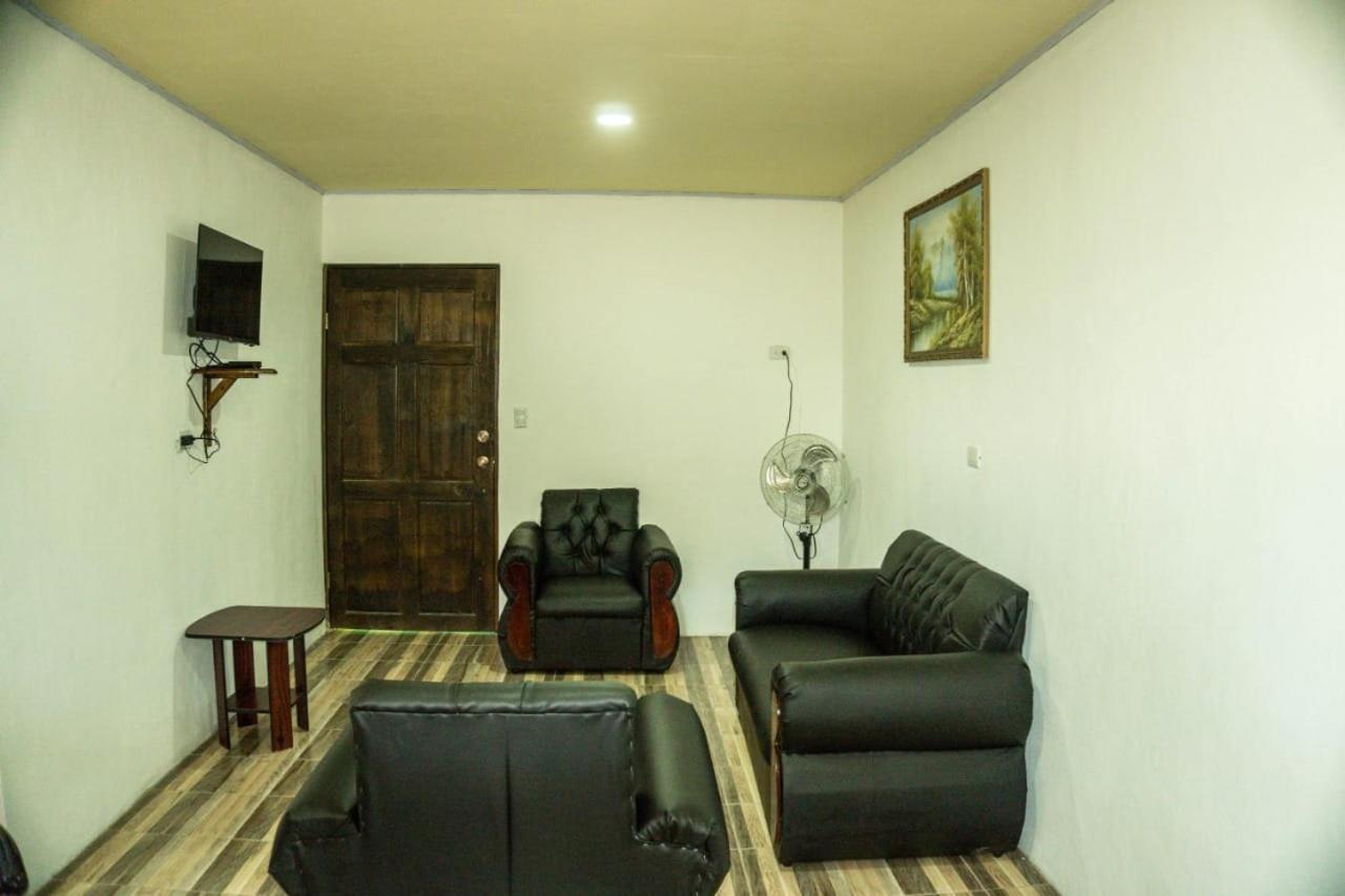Residencia Las Brisas Griegas Quepos Exterior photo