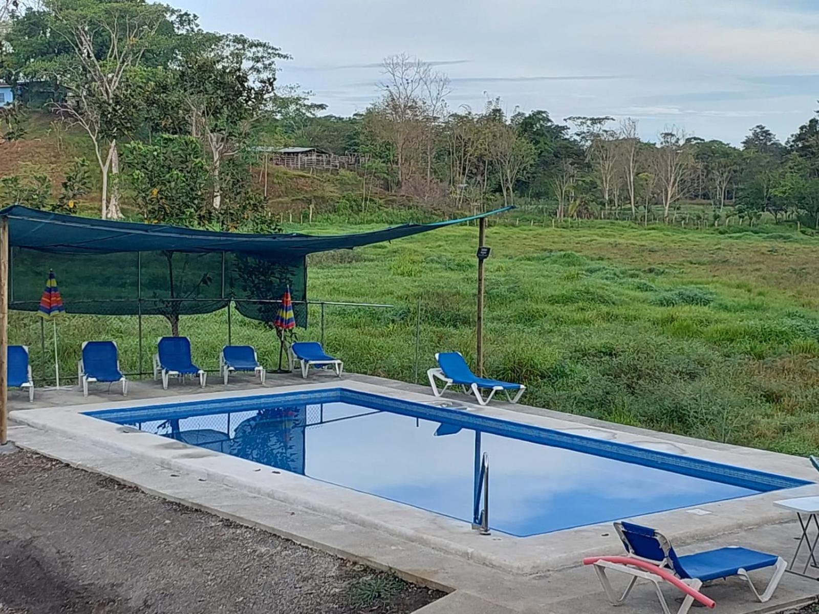 Residencia Las Brisas Griegas Quepos Exterior photo